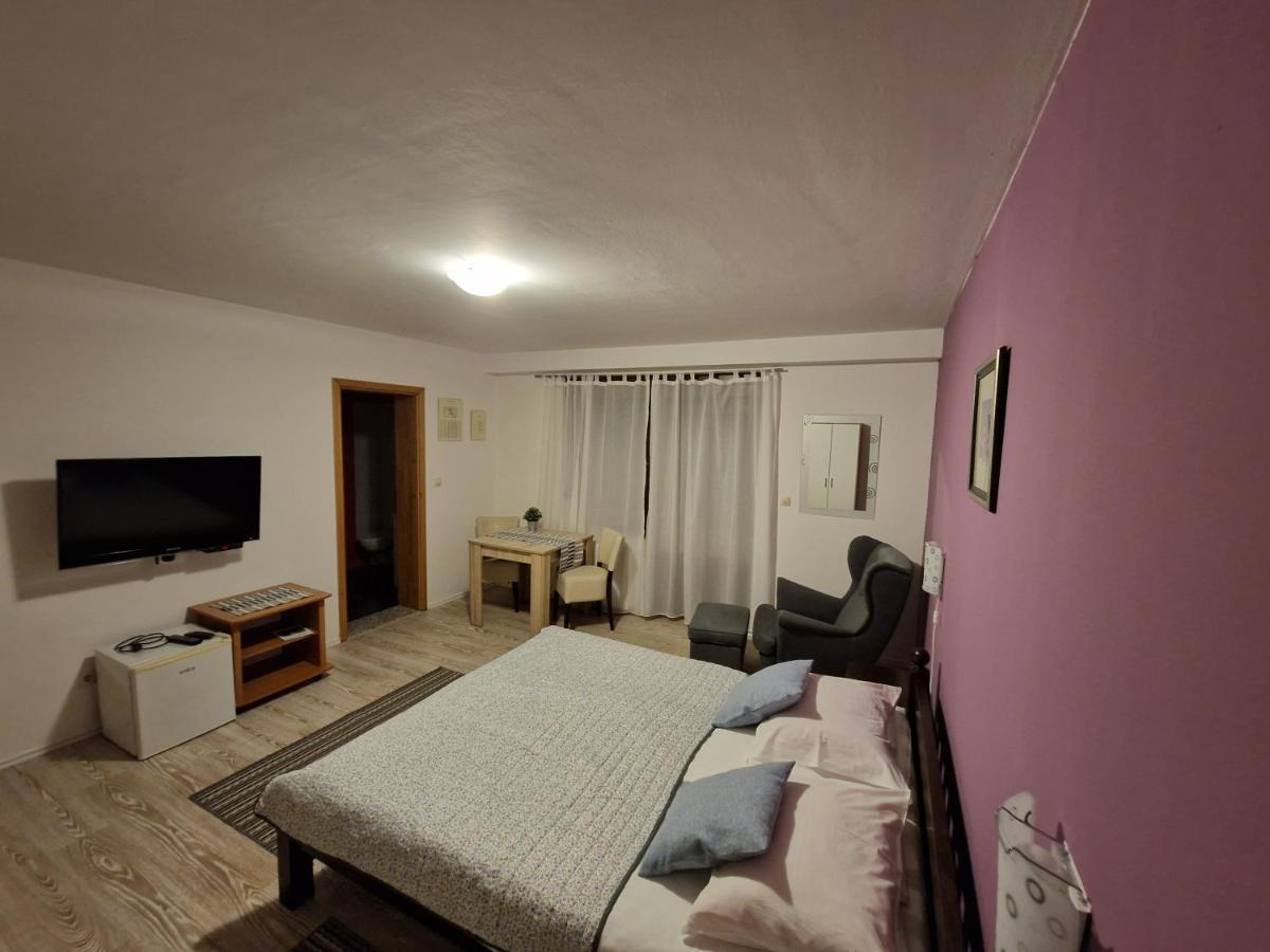 Guest House Wolf II Plitvicka Jezera Ngoại thất bức ảnh