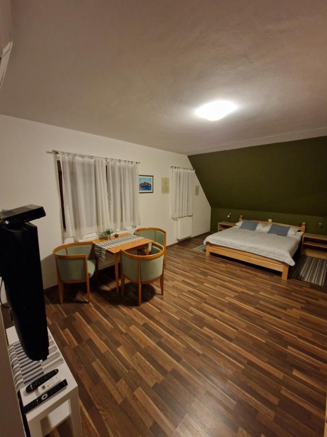 Guest House Wolf II Plitvicka Jezera Ngoại thất bức ảnh