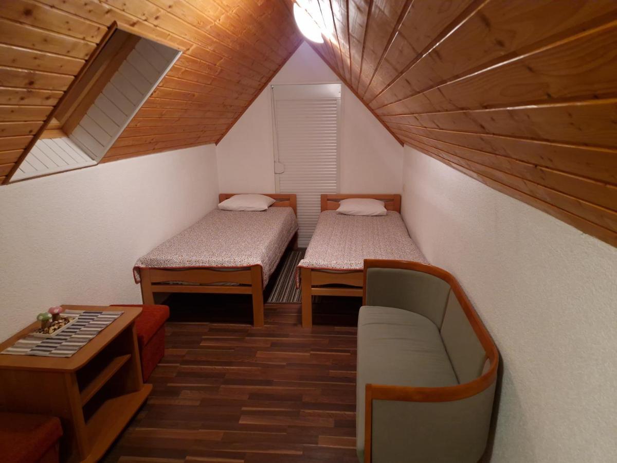 Guest House Wolf II Plitvicka Jezera Ngoại thất bức ảnh