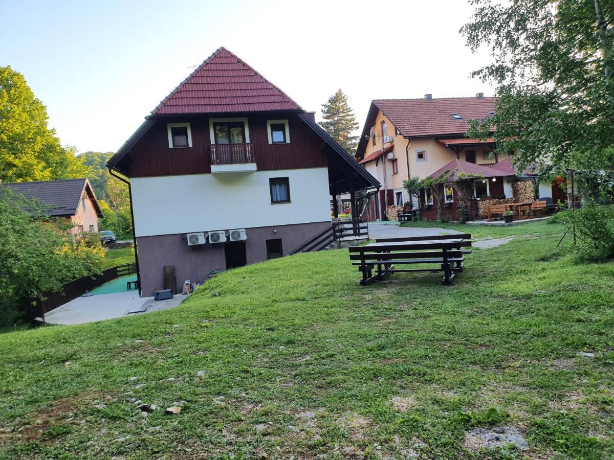 Guest House Wolf II Plitvicka Jezera Ngoại thất bức ảnh