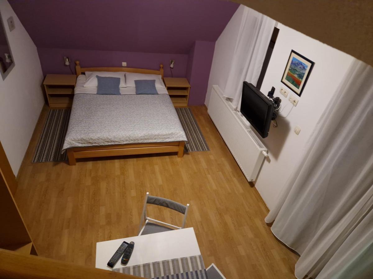 Guest House Wolf II Plitvicka Jezera Ngoại thất bức ảnh